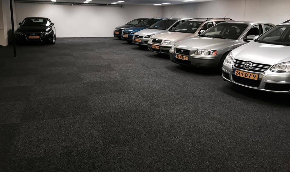 Dalles de moquette marque privée / 